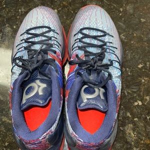 KD8 Nike Tennis Shoes